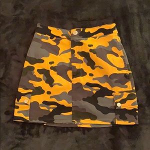 Camo mini skirt!